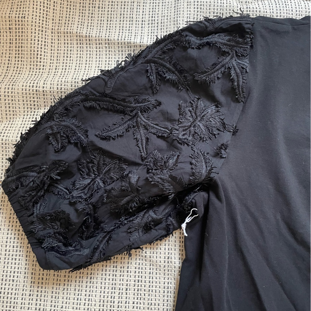 Chicos 3D Floral Applique Sleeve Tee V-Neck Black - Picture 12 of 12